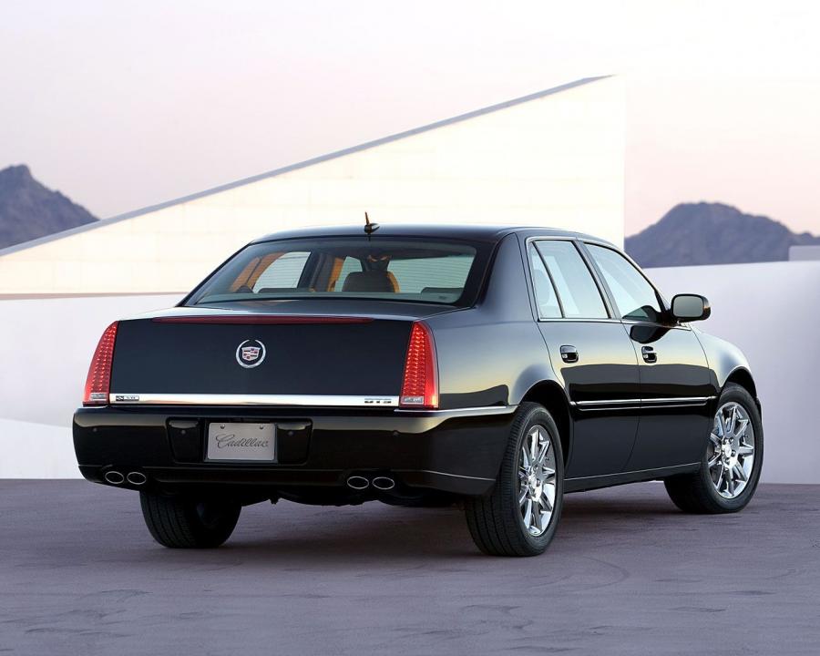  Cadillac DTS 2005 года  (фото 9 из 22)